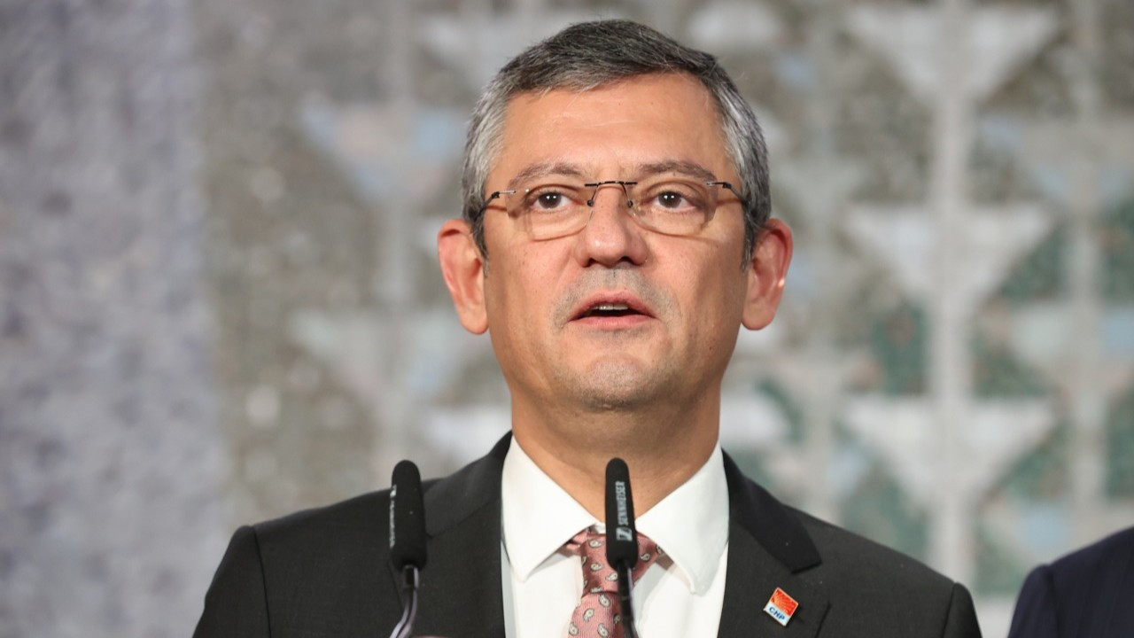 Özgür Özel: Bir haber üzerine derhal harekete geçenler, rüşvet iddiaları için aylardır sus pus