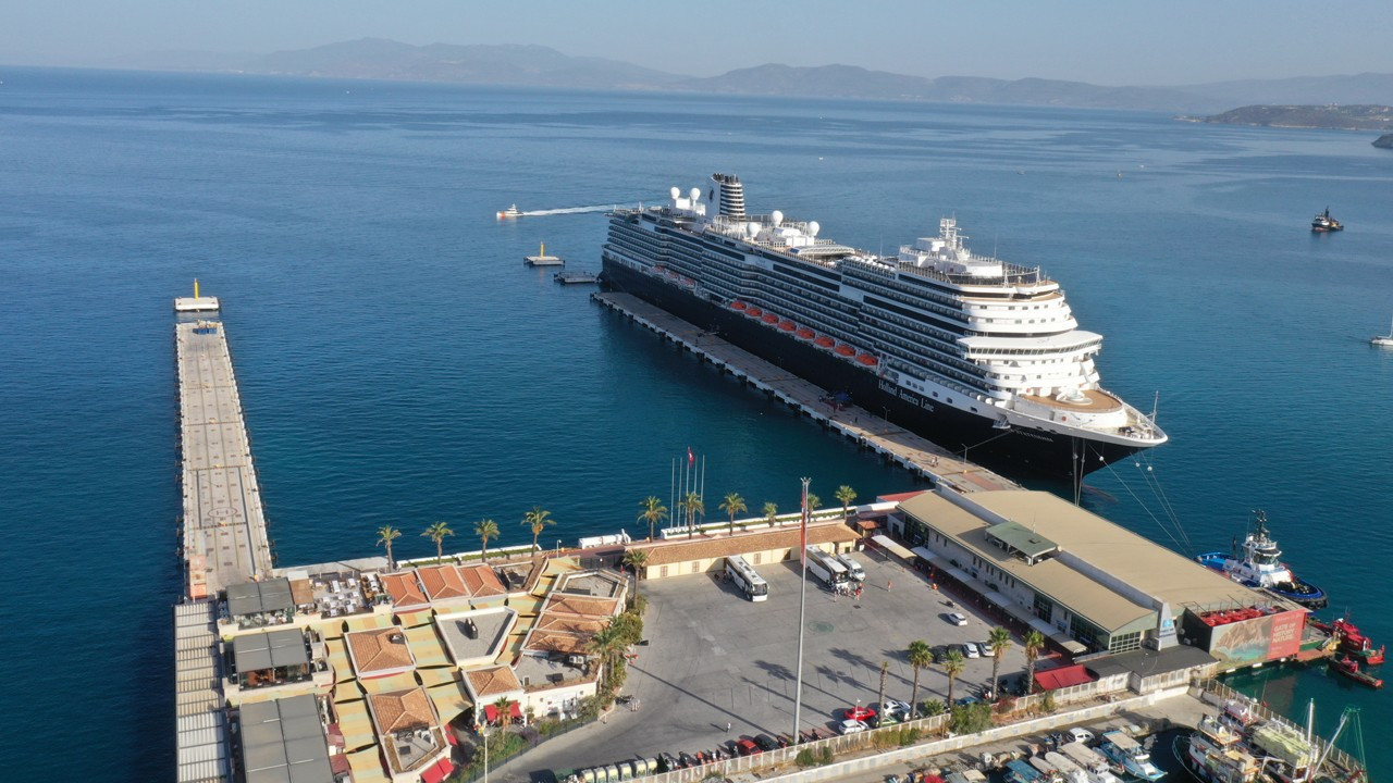 Kuşadası'na deniz yoluyla gelen turist sayısında 1 milyon hedefi