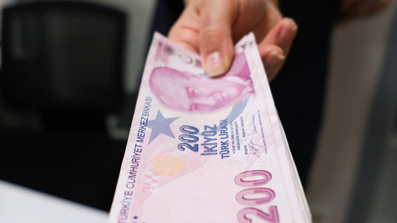 Emekli maaşına ek zam düzenlemesinde tarih verildi: Emekliye ek zam ne zaman yapılacak?