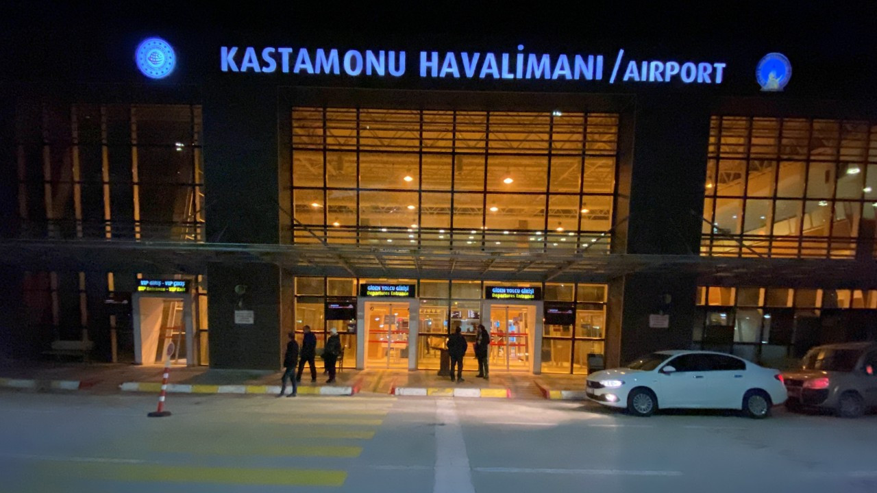 Medine-Kastamonu seferinde şüpheli çanta alarmı: Uçak geri döndü