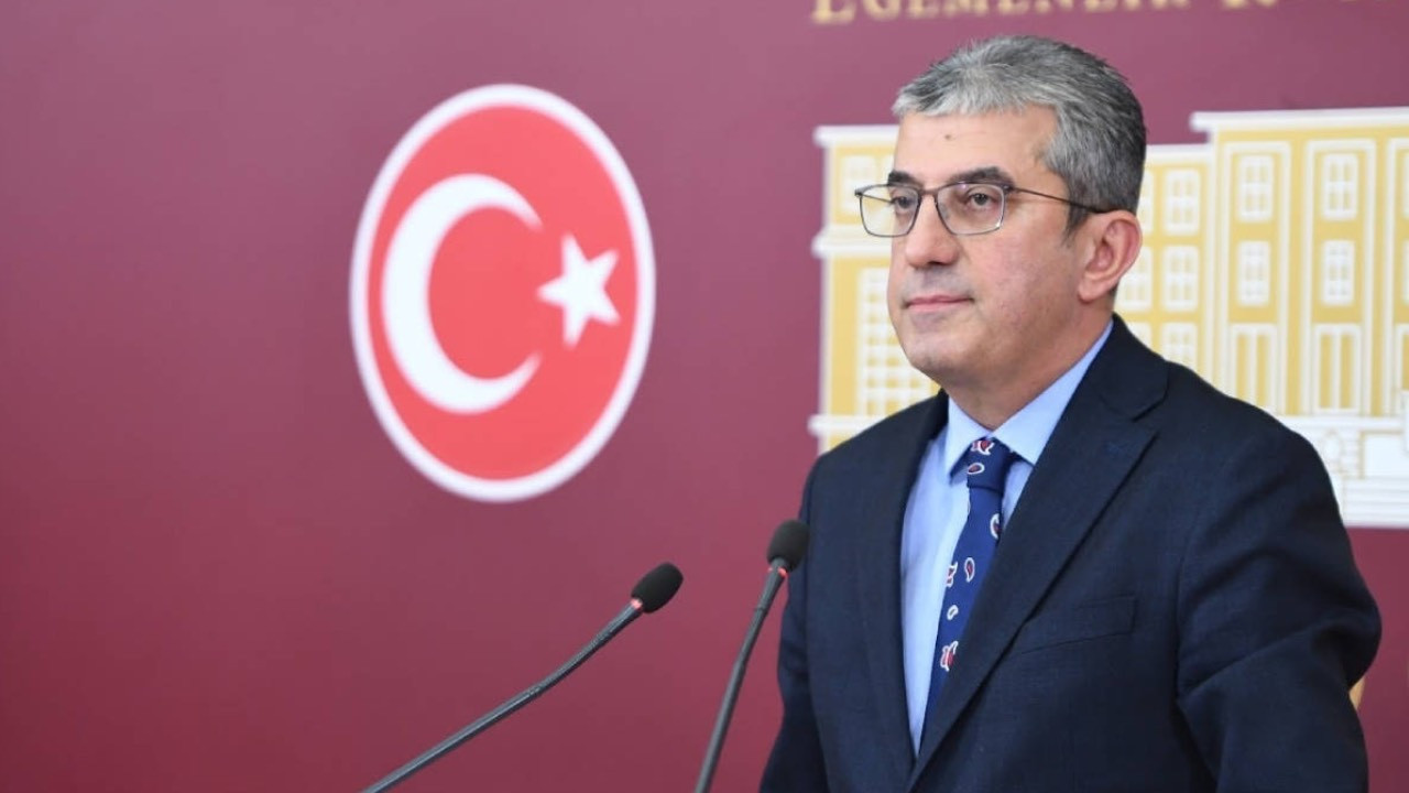 CHP'de Gökhan Günaydın'ın Grup Başkanvekilliği iade edildi