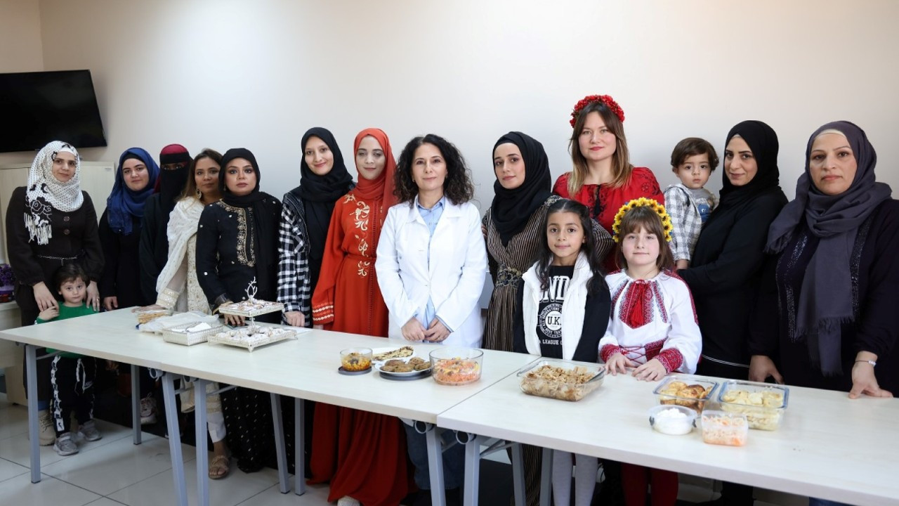 KO-MEK’te Türkçe öğreniyorlar