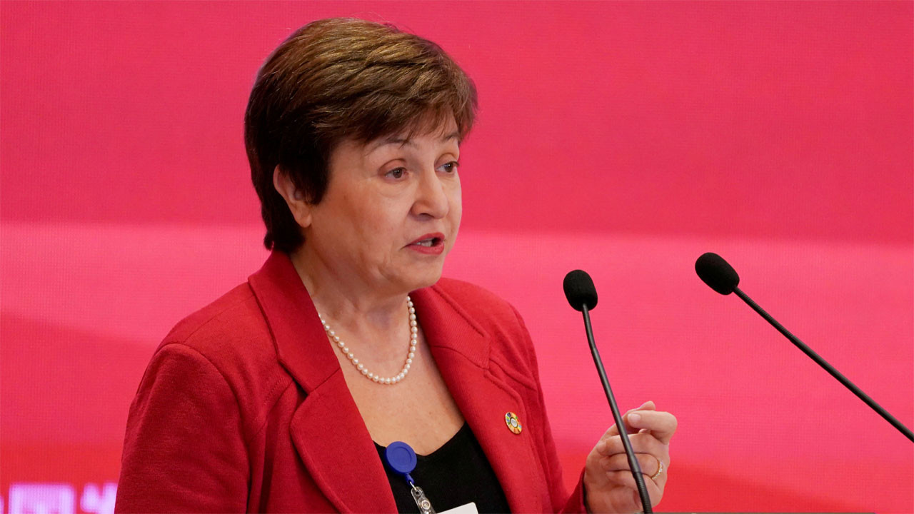 Faizler yıl ortasında düşmeye başlayacak