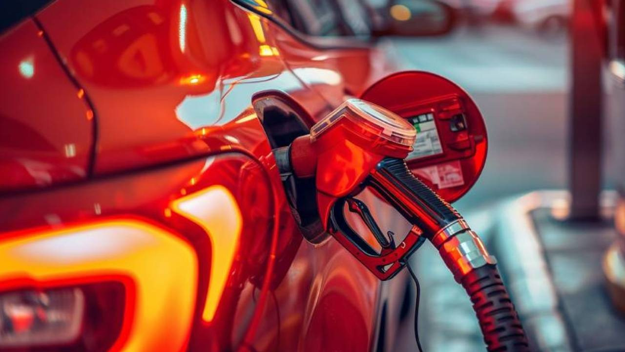 Akaryakıtta fiyat değişecek: Benzin ve motorine zam geliyor (19 Mart 2024 akaryakıt fiyatları)