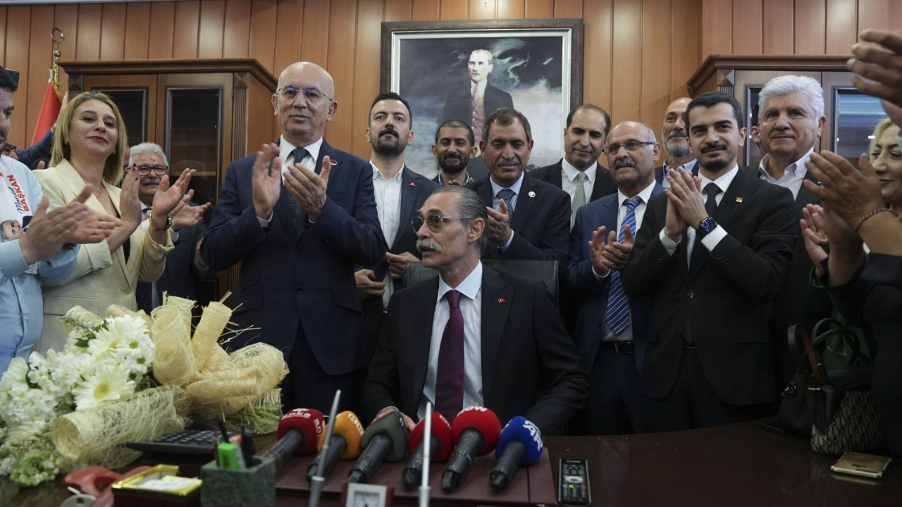 Etimesgut Belediye Başkanı Erdal Beşikçioğlu görevi devraldı