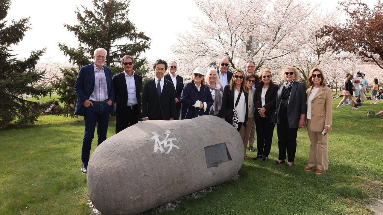 Üniversitedeki sakuralardan öğrencilere “burs” desteği