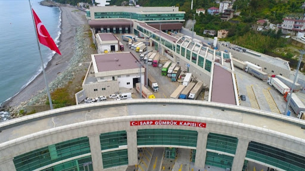 Hopalı lojistikçi, TIR parkı sorununa acil çözüm bekliyor