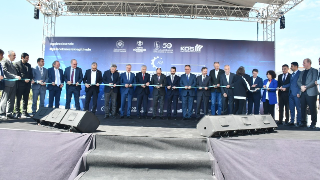 Türkiye’nin mesleki eğitim odaklı ilk istihdam fuarı açıldı