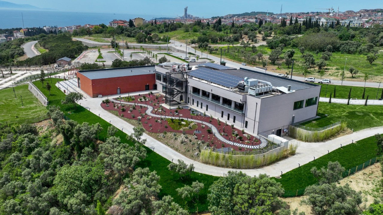 Darıcalı gençlere çağın gerekliliklerine uygun modern kütüphane