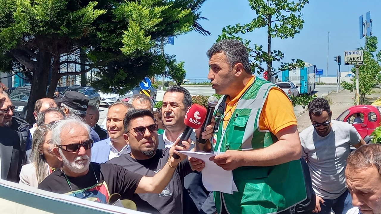 Yüzlerce üretici yaş çay fiyatını protesto etti