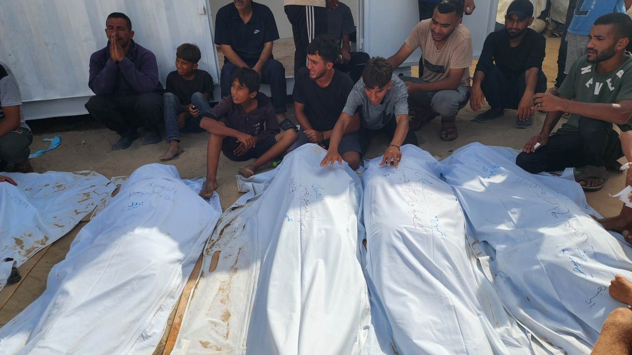 BM: İsrail saldırısında Refah'ta en az 200 kişi öldürüldü