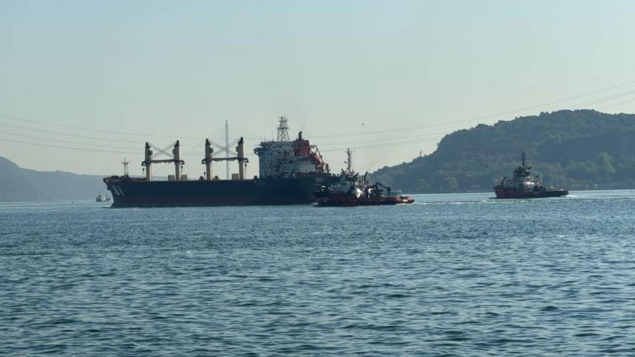 İstanbul Boğazı gemi trafiğine yeniden açıldı