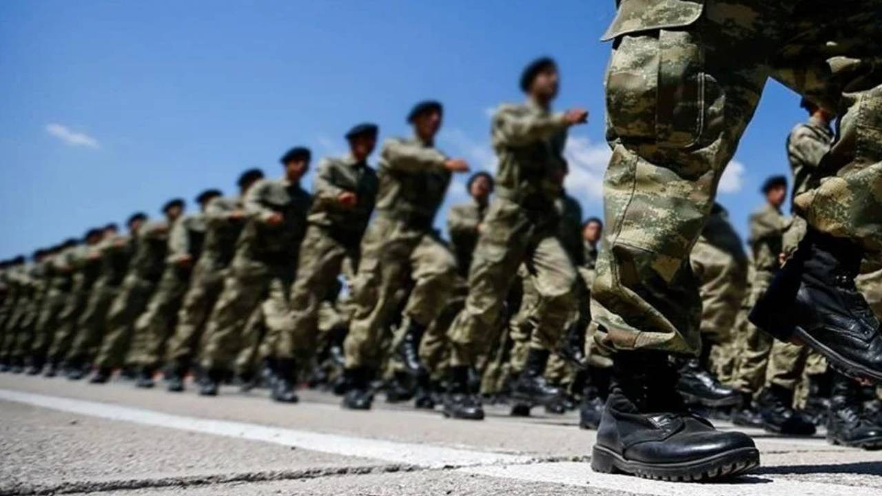 Zorunlu askerlik kalkacak mı? Bakan Güler'den açıklama