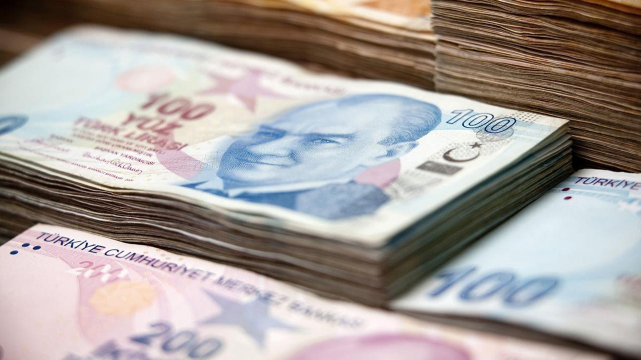Yerlinin döviz mevduatı 1 ayda 12,6 milyar dolar geriledi