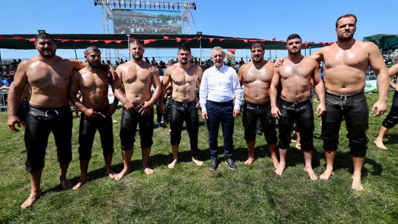 Kocaeli'de 16. Sekapark Altın Kemer Yağlı Güreşleri yapıldı