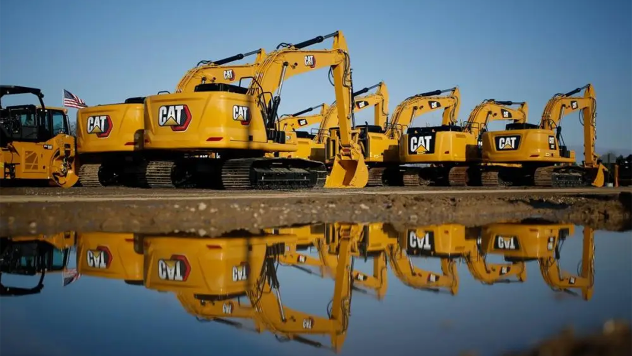 Caterpillar yıllık satış tahminini düşürdü