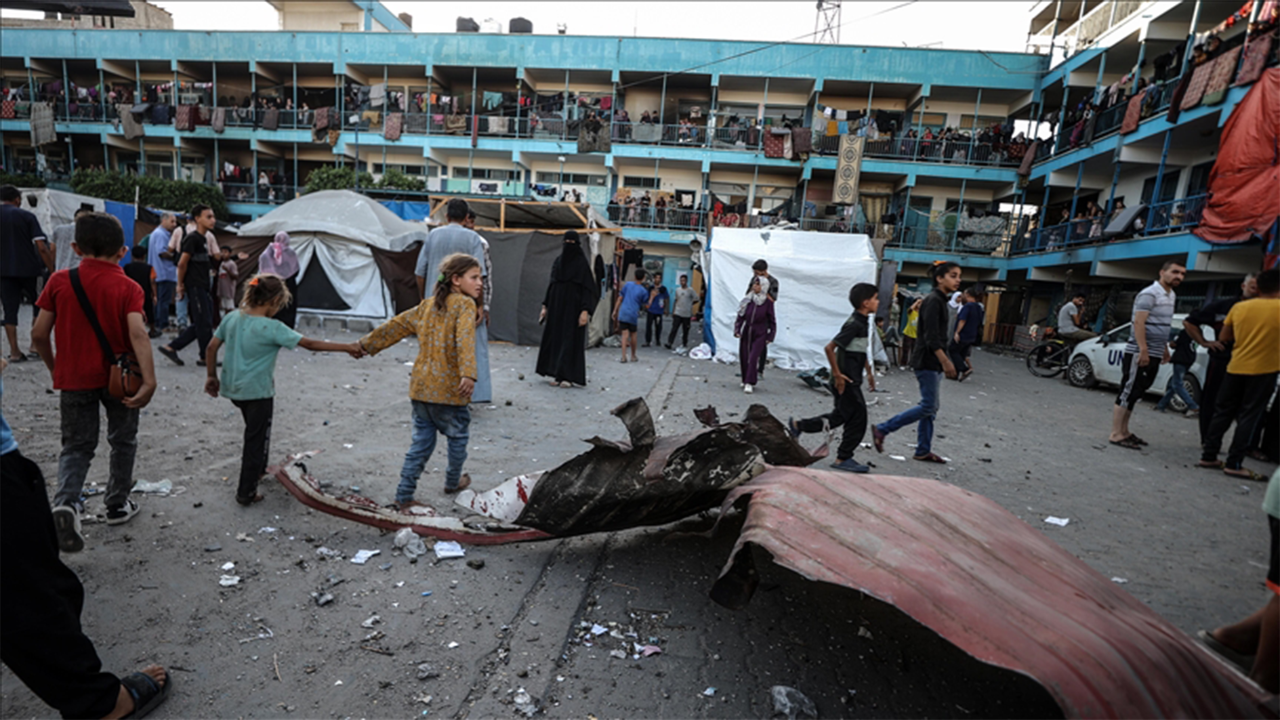 Gazze'de UNRWA okullarının üçte ikisi vuruldu