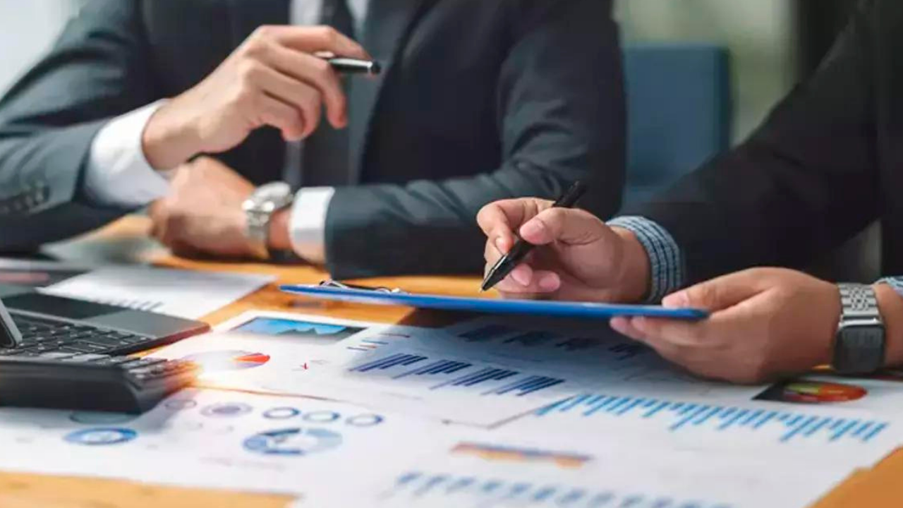 "Türkiye'de yargı yönetici kesime karşı engelli"