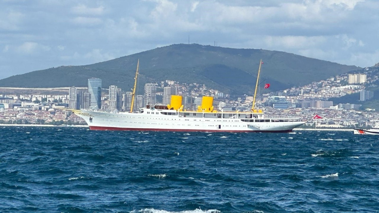 Savarona yeniden denize indirildi