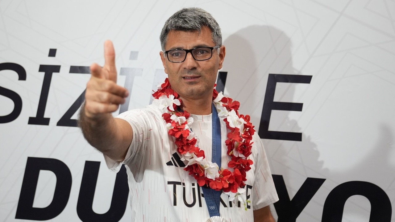 Dünyada gündem olan milli atıcı Yusuf Dikeç, yurda döndü