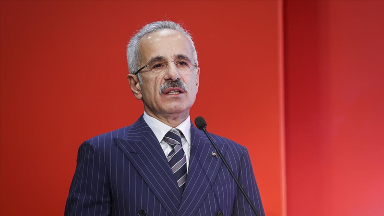 Bakan Uraloğlu açıkladı: Türk Telekom’un imtiyaz sözleşmesi 25 yıl uzatılıyor