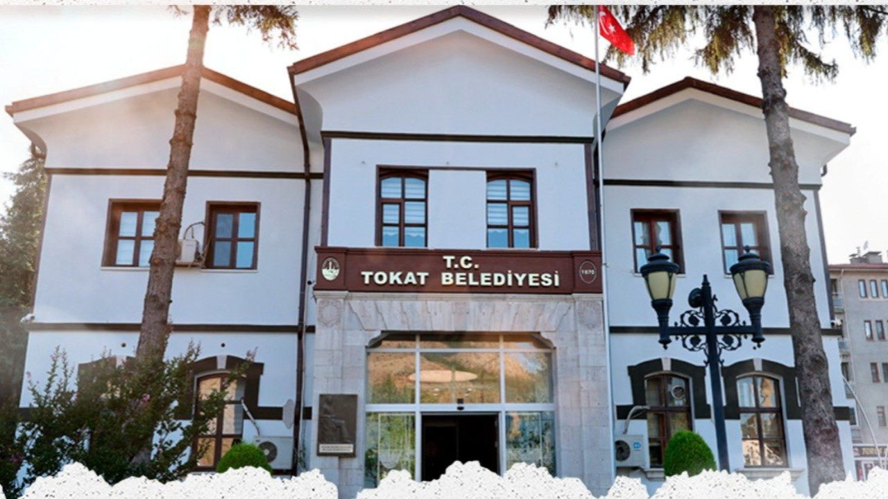 Eski ve yeni hali paylaşıldı: Belediyenin yeni tabelasında T.C. ayrıntısı