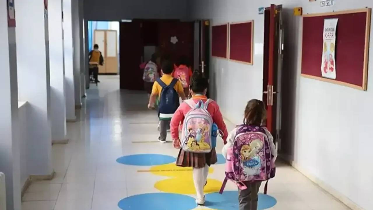 MEB duyurdu: İlkokullara sınıf tekrarı geldi, tenefüs süreleri değiştirildi