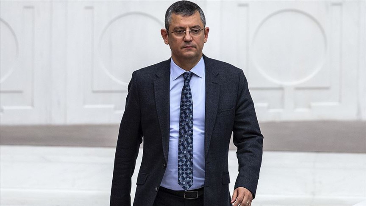 Özgür Özel sağlık durumu son dakika! Özgür Özel ayağı neden kırıldı?