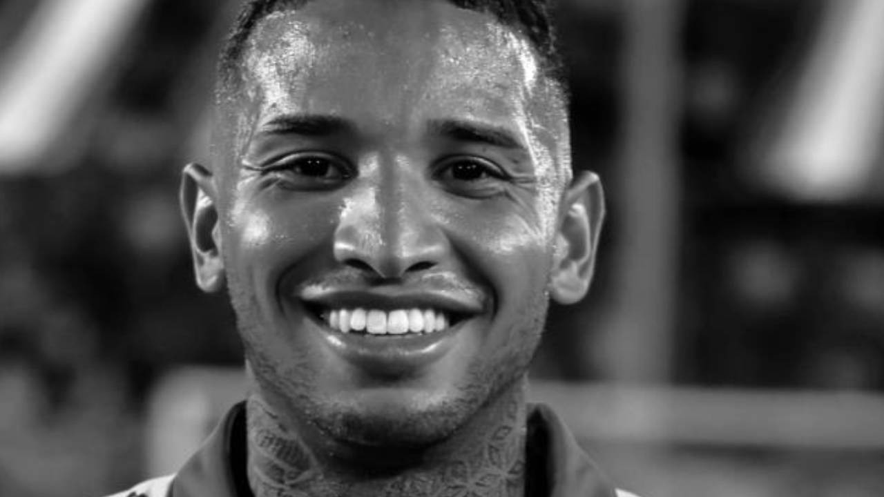 Maçta bayıldı, 6 gündür yoğun bakımdaydı, hayatını kaybetti