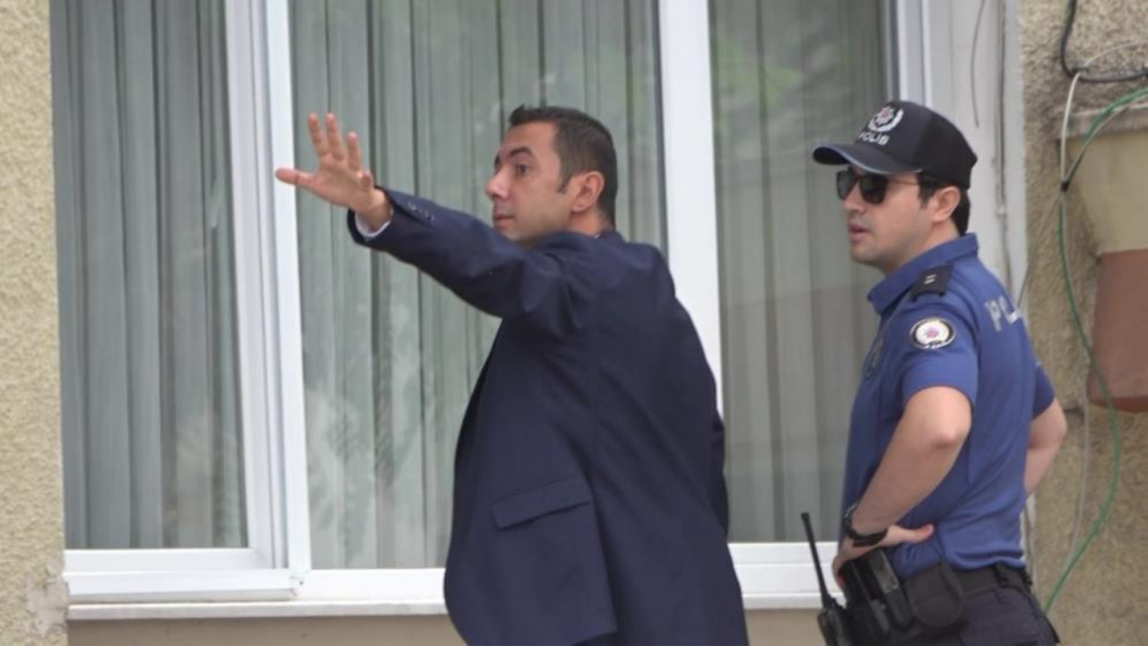Polis alarma geçti! 'Mahalleyi havaya uçuracak yakıt dolu' notunu bırakıp kendini eve kilitledi