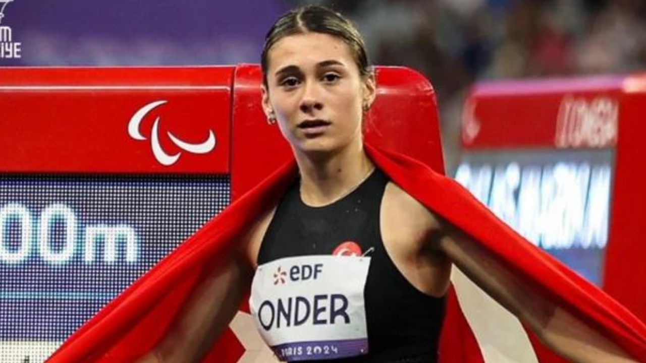 Milli para atlet Aysel Önder, Paris'te gümüş madalya kazandı