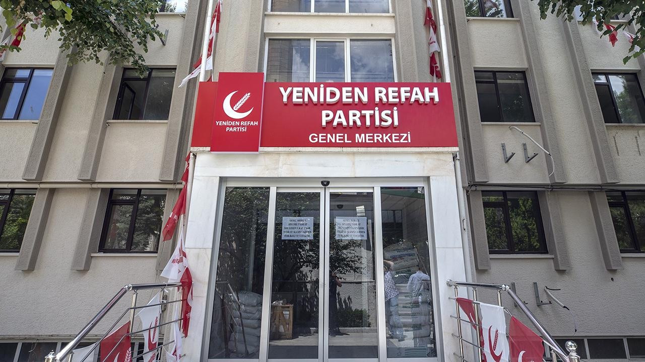Yeniden Refah Partisi'nde bir belediye başkanı daha istifa etti