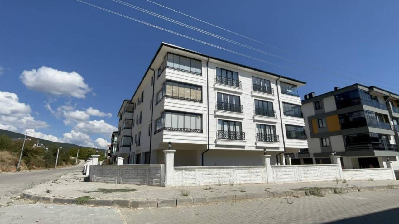 Bolu'da ilanı gördü, ev sahibini aradı, kirayı duyunca şaştı kaldı: 50 bin TL istedi