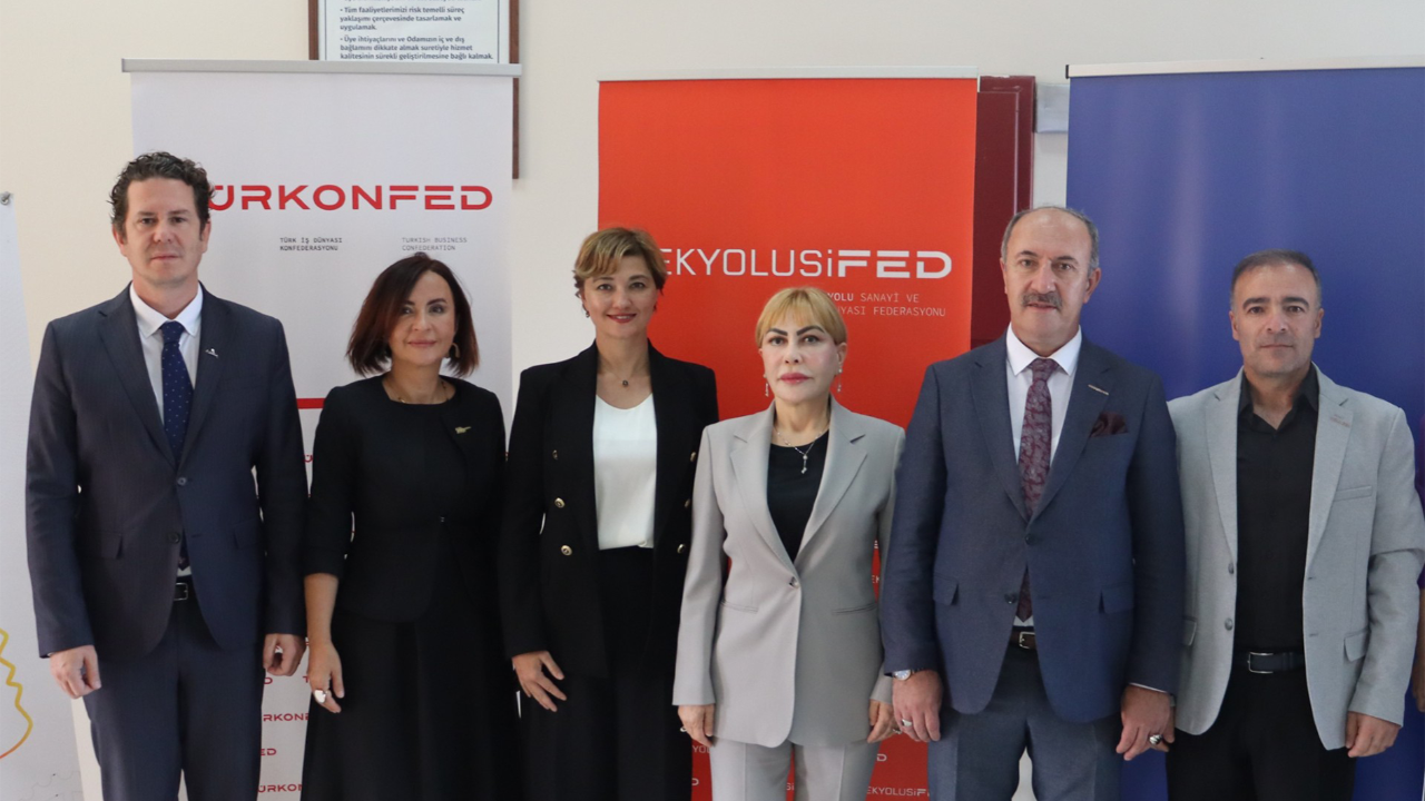 TÜRKONFED ve İş Bankası işbirliğiyle 'Girişimde Kadın Gücü' projesinin Erzurum etkinliği yapıldı