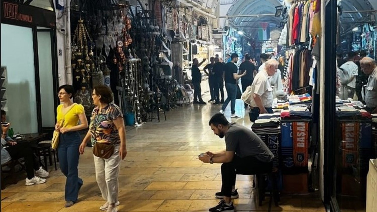 Kapalı Çarşı’da kriz: Esnaf protesto için ışıklarını söndürüyor