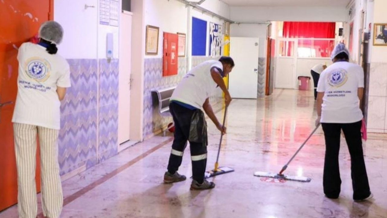 MEB okul temizliği iddialarında son noktayı koydu: Siyasi şov malzemesi yapılıyor