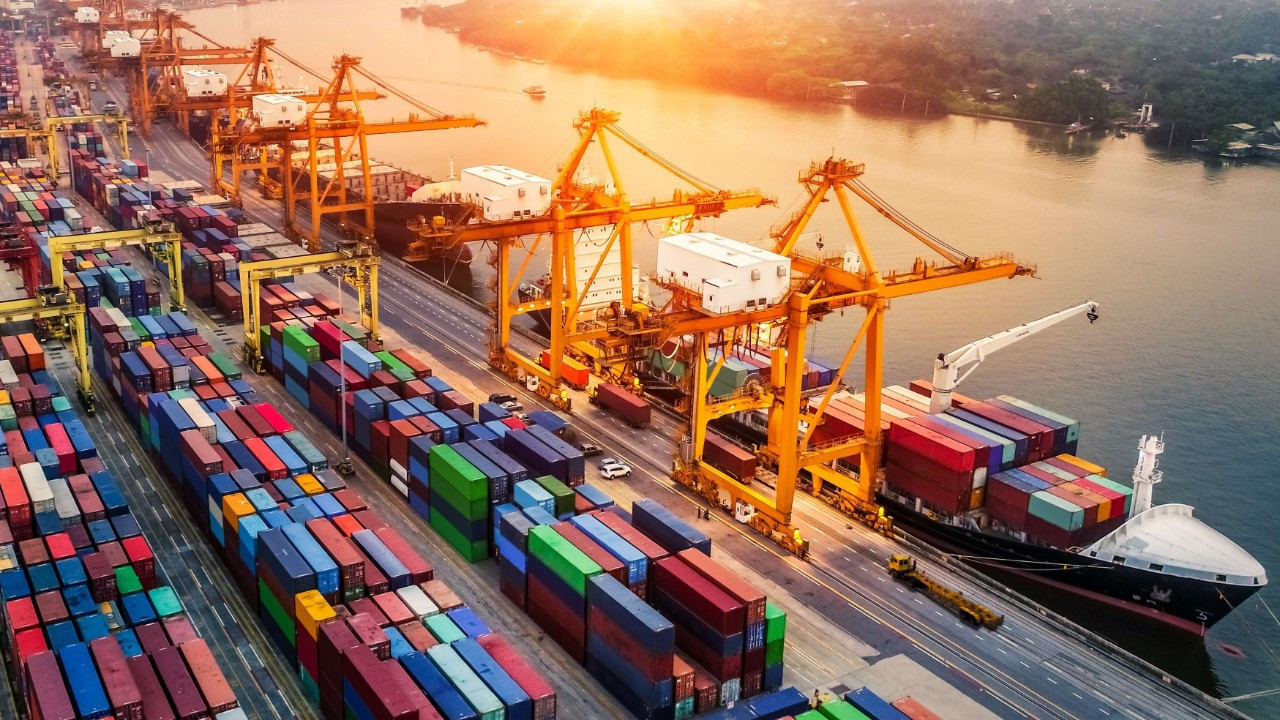 Savaş riskine karşı ihracatçı yükünü beklemeye aldırdı