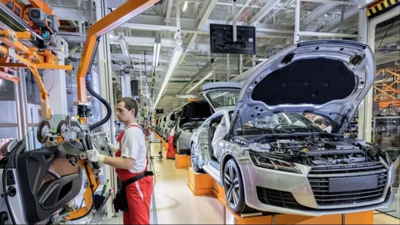 Alman devi otomobil fabrikasını satıyor!