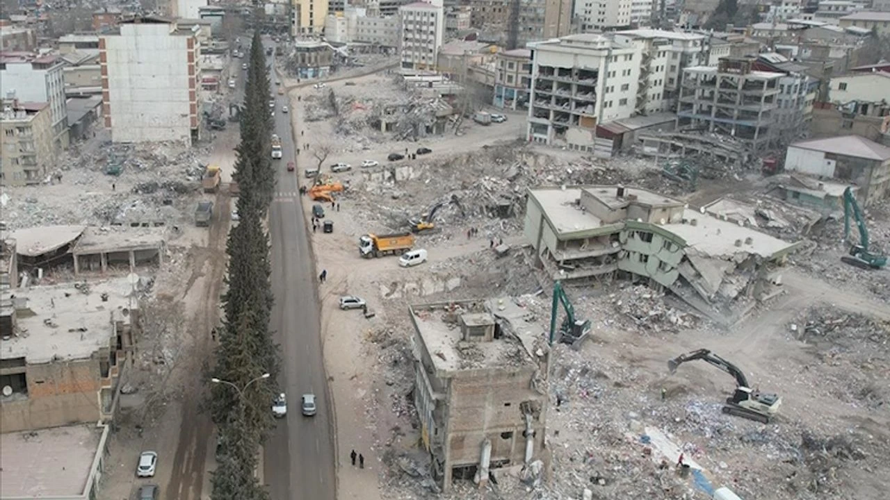 Depremde 48 kişi hayatını kaybetmişti: Serdarbey Apartmanı davasında karar çıktı