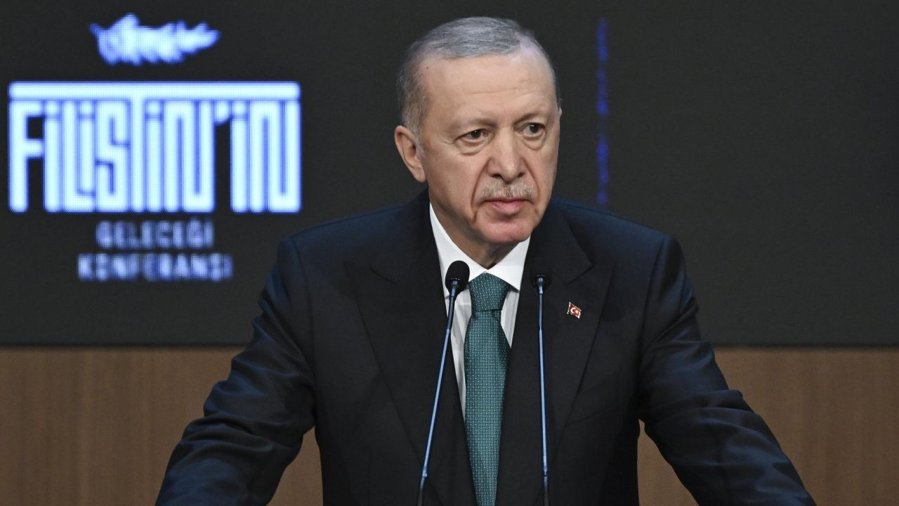 Cumhurbaşkanı Erdoğan: Ülkemize yaklaşan tehlikeyi görüyor, her türlü tedbiri alıyoruz