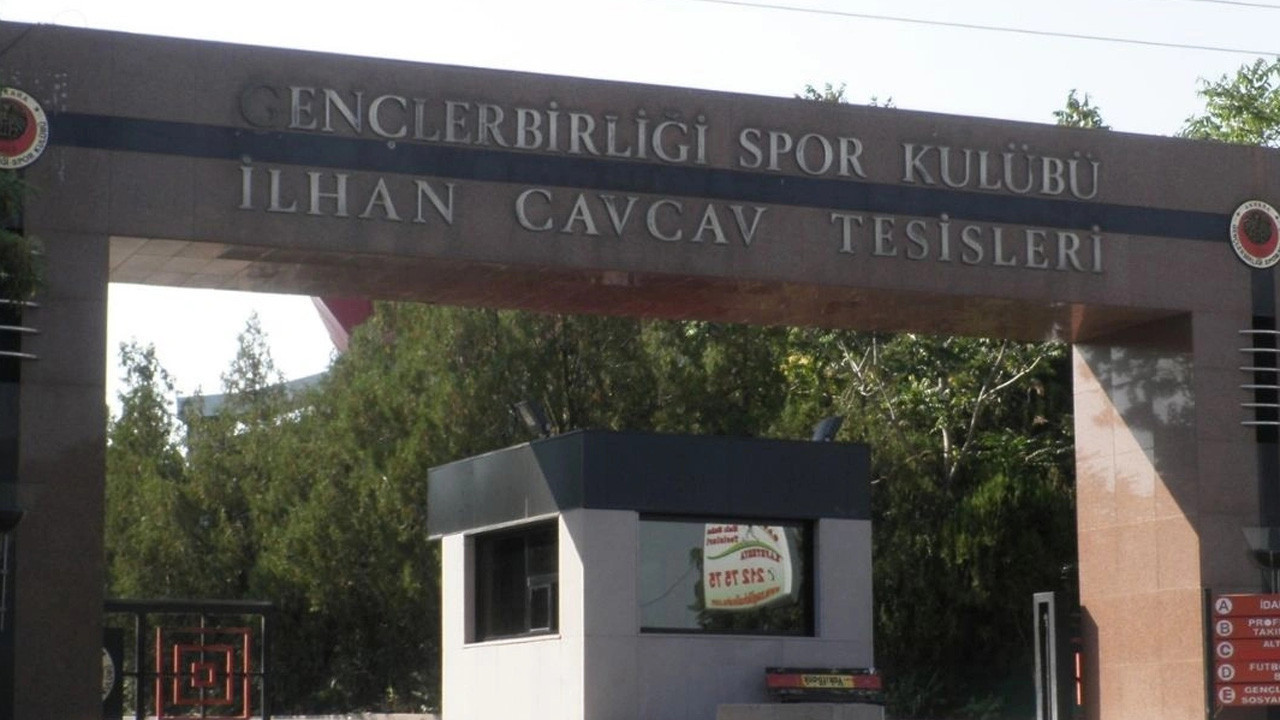 Türk futbolunun asırlık kulübüne haciz şoku: Şampiyonluk kupasına el koyuldu