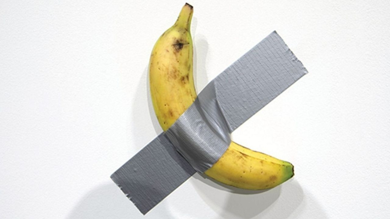 Duvara bantlanmış muz 6,2 milyon dolara satıldı