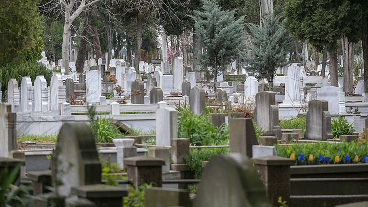 İstanbul'da mezar yerleri tükeniyor... Peki mezar fiyatları ne durumda?