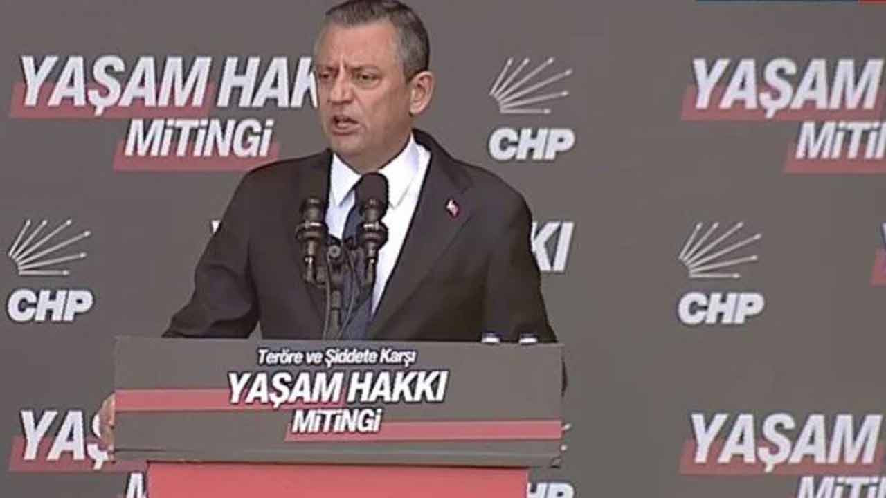 CHP'den teröre karşı mitingde konuşan Özgür Özel: Teröre meydan okumaya geldik