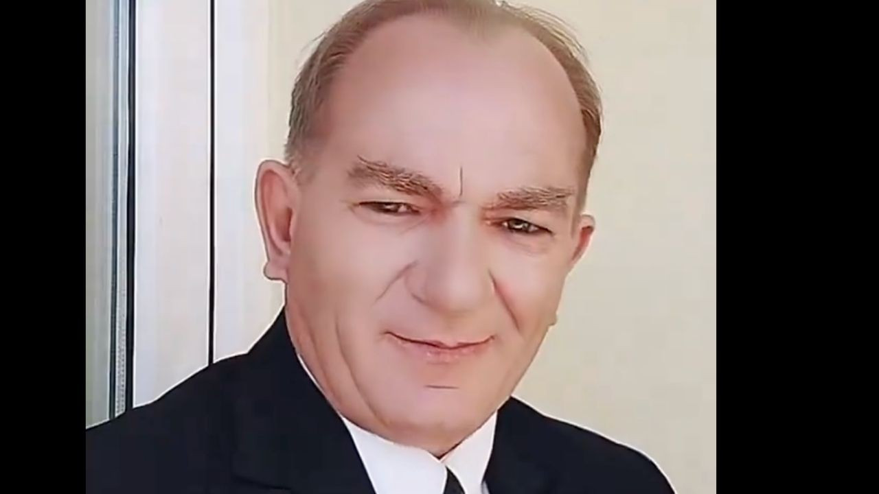 Atatürk'e benzeyen adamların ticareti! Yaptığı canlı yayında büyük bir hasılat topladı