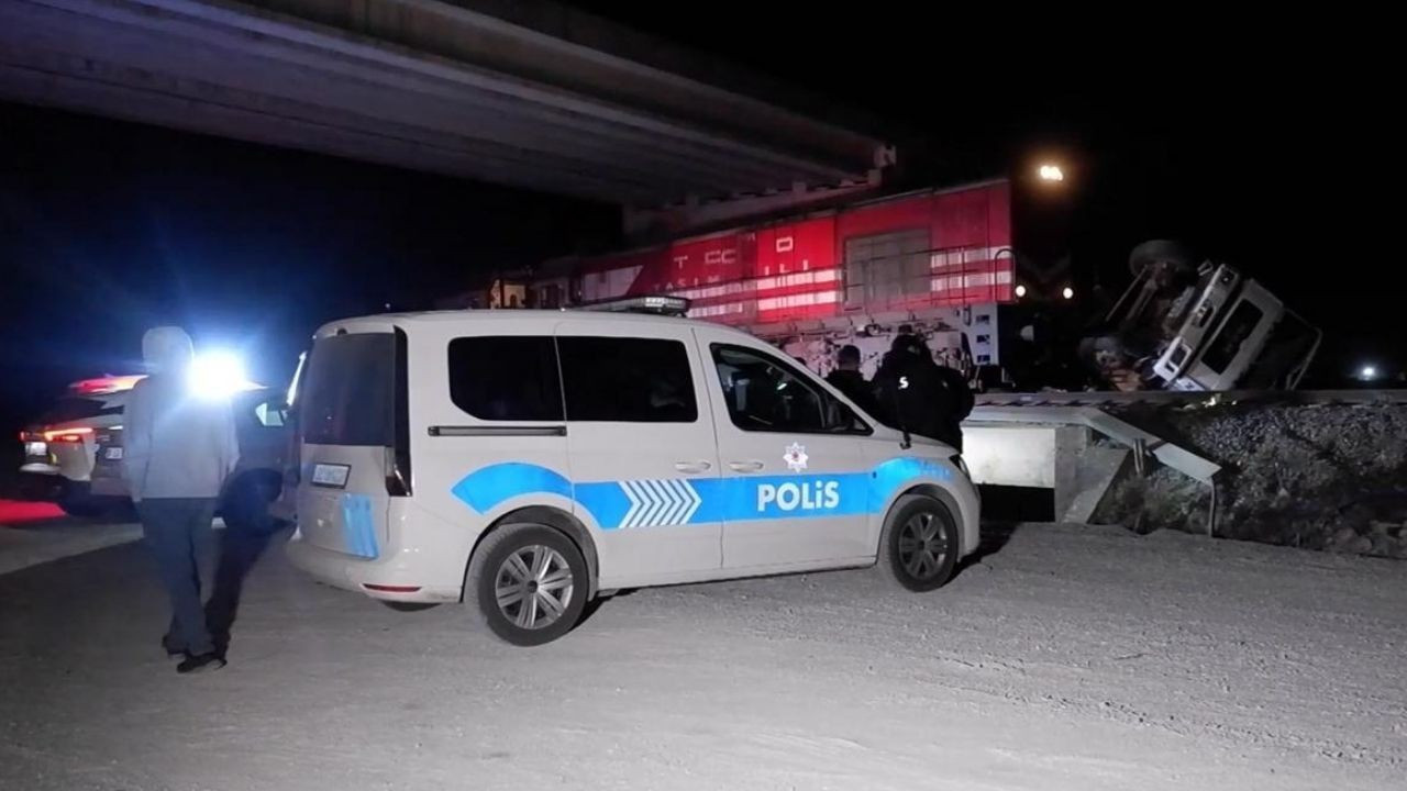 İstanbul-Sofya treni kaza yapmıştı! Aracını raylara terk eden şahıs tutuklandı
