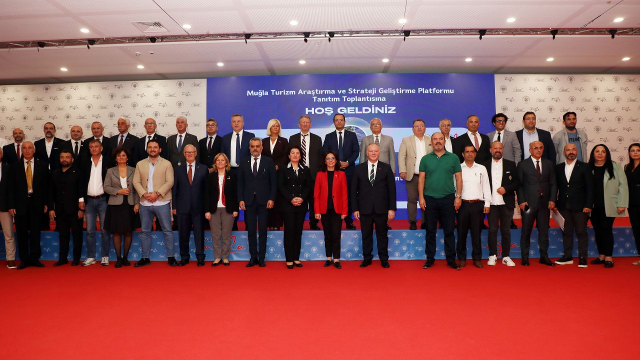 Muğla Büyükşehir Belediye Başkanı Aras: Muğla dünya markası olma yolunda hızla ilerliyor