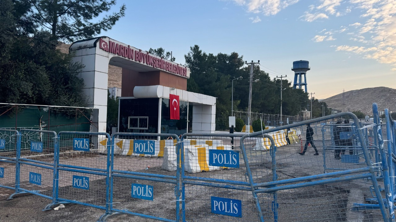 Mardin, Batman ve Halfeti belediyelerine kayyum atandı