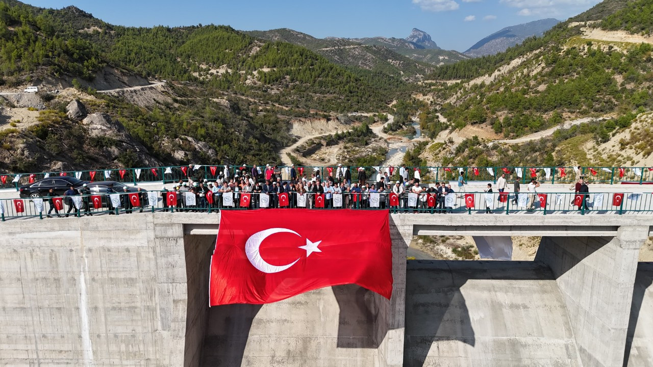 Çardak barajında su tutma başladı