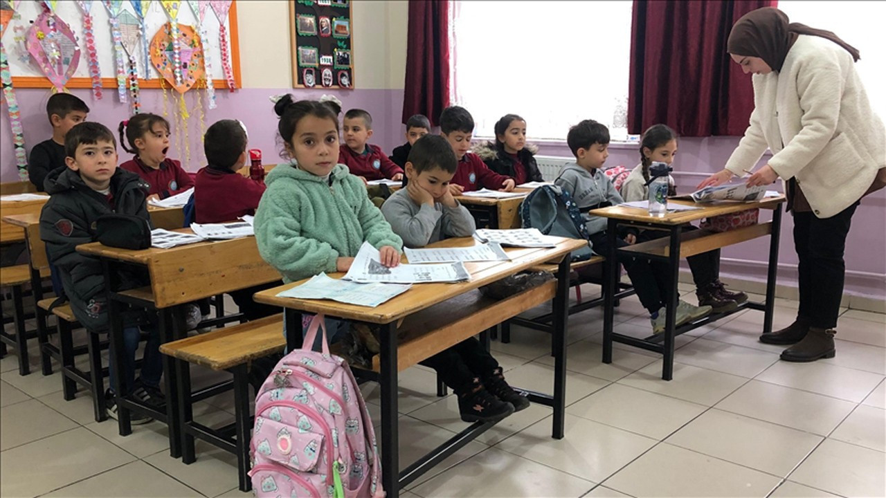 Ara tatil sona erdi: Öğrenci ve öğretmenler için ders zili çaldı